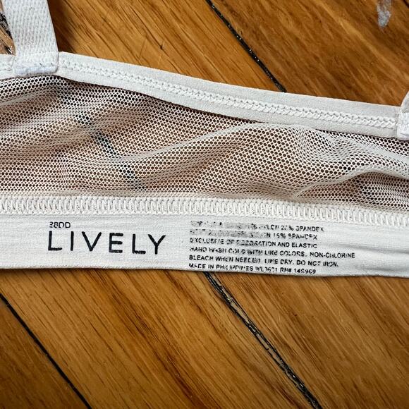 Lively Front Close Lightly Padded Nude Bra Size 38DD - Picture 4 of 4